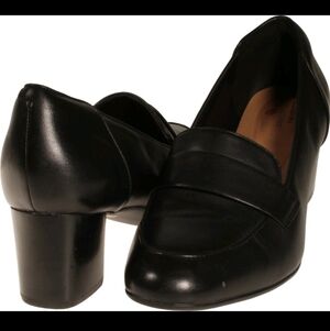 Cloudsteppers by Clarks Black Women's Loafers
